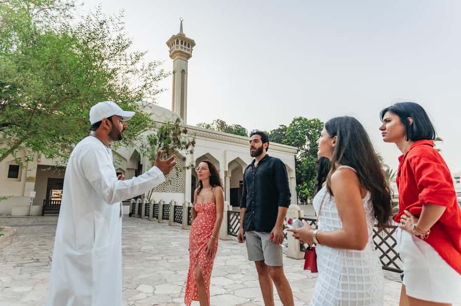 Dubai: Old Town, Souks, Street Food, Guided Tour & Abra Ride - Guides and the quality of the explanation