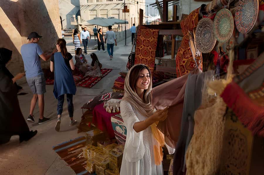 Dubai: Old Town Walking Tour with Abra Cruise & Street Food - Gold Souk: admire it, but shop with care