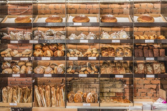 Dublin Historical Centre Food Tour with 8 Food Tastings & Drinks - Temple Bar lunch with stew and soda bread