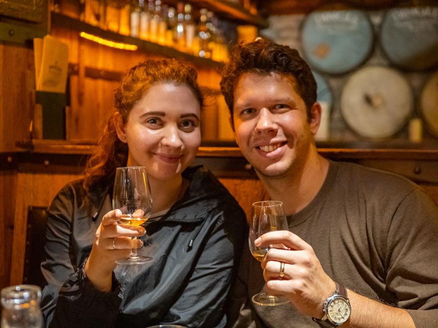 Dublin: Whiskey Tasting Tour - The ten-minute walk through central Dublin