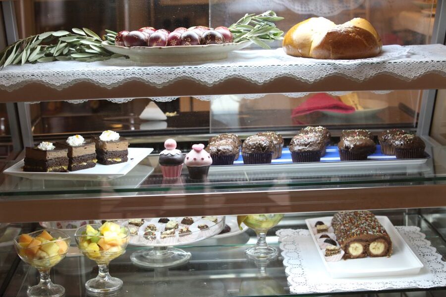 Dubrovnik Gastronomy: 3-Hour Food and Wine Tour - The first food stop: a useful introduction to Croatian cooking