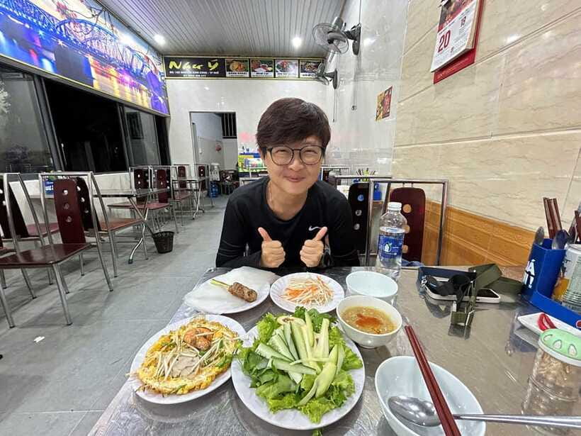 Eat like a local with a local - Walking Tour - Booking and practical details