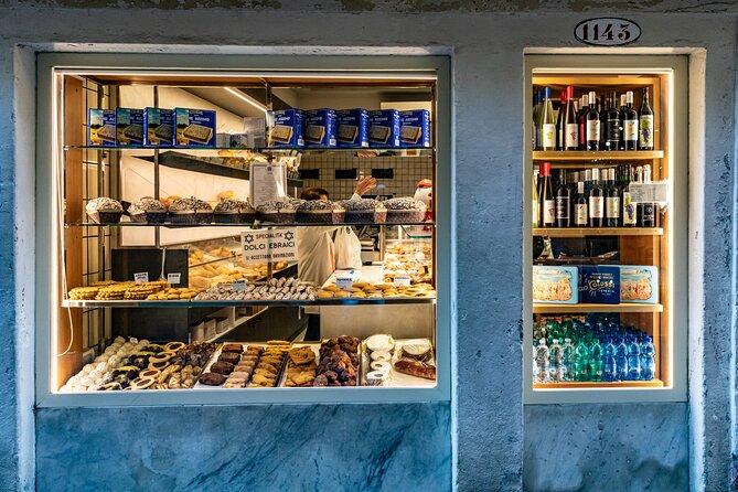 Eating Venice Food & Drinks Tour - Walking Ponte Chiodo, the Misericordia, and quiet canals