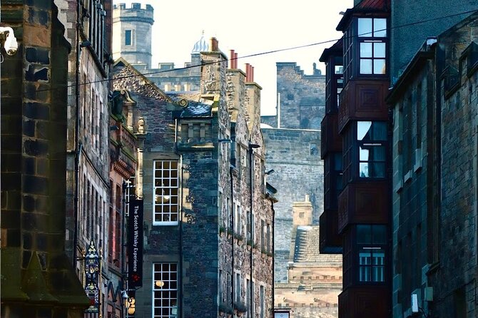 Edinburgh Food Tour with Scotch, Haggis, a Secret Dish & More - The city sights between bites