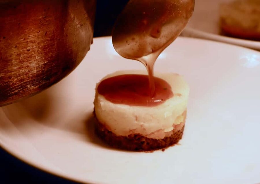 Edinburgh: Food Tour with Scotch, Haggis, Secret Dish & More - Why this food tour works in Edinburgh Old Town