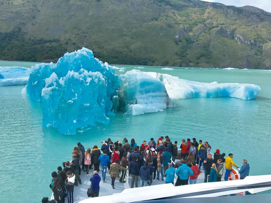 El Calafate: Glaciers Gourmet Experience - Full Day Cruise - From La Soledad Port into glacier country