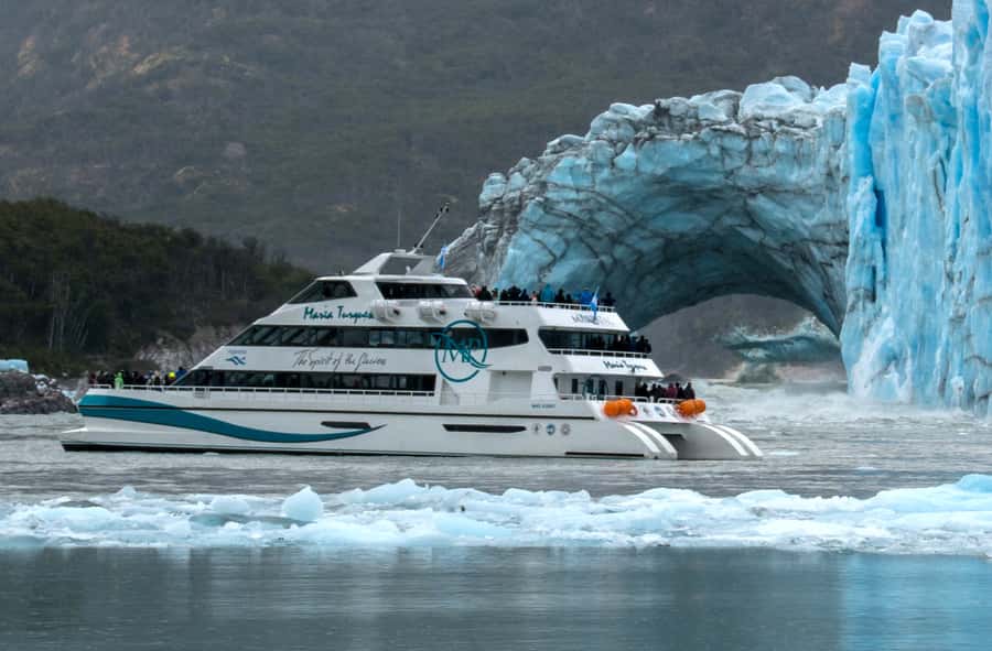 El Calafate: Glaciers Gourmet Experience - Full Day Cruise - Gourmet lunch, lunchboxes, and the value of comfort