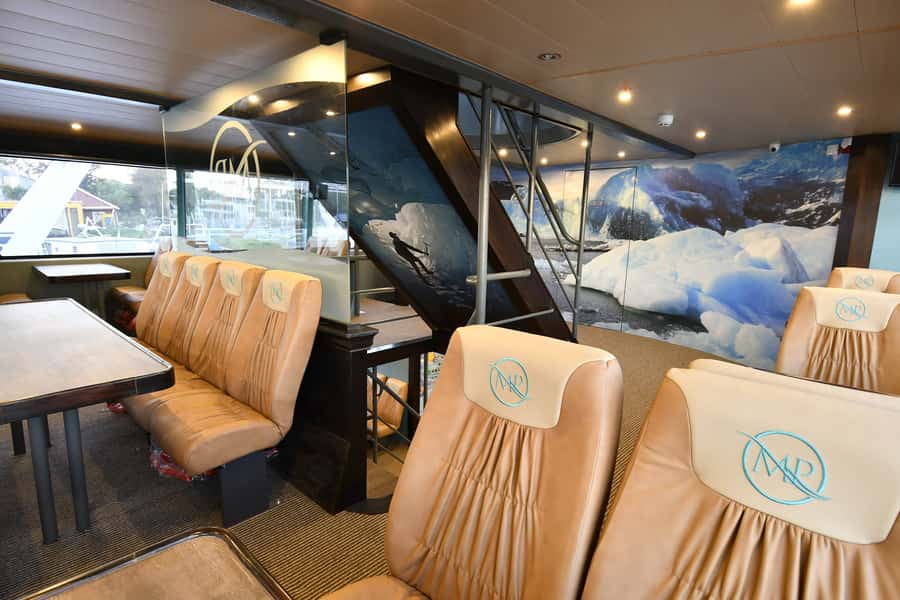 El Calafate: Glaciers Gourmet Experience - Full Day Cruise - Condors above Escuadra Bay