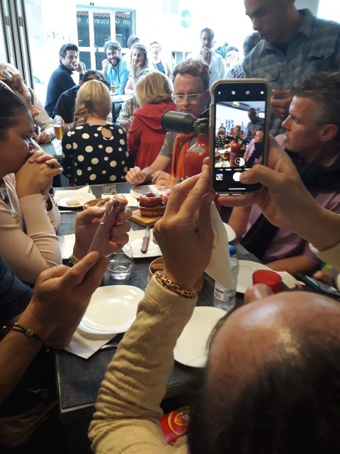Faro: Old Town Guided Walking Food Tour - What your guide adds to the meal