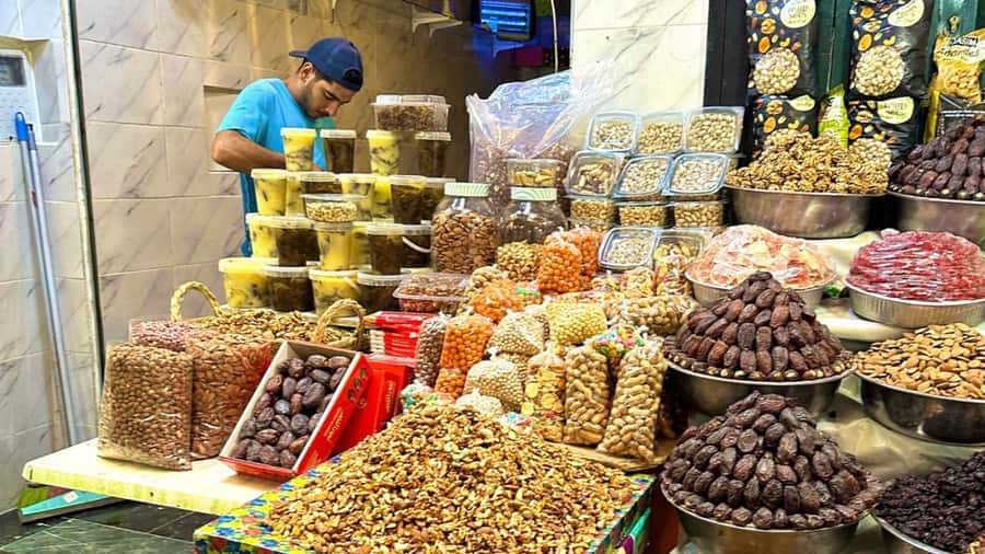 Fez: Foodie tour in the old Medina - History and craft shops along the route