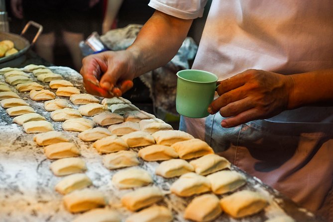 Flavors of Bangkok: Small-Group Chinatown Evening Food Tour - The guide makes the difference