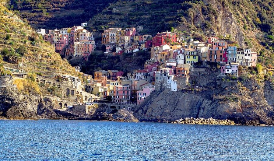 Florence: Cinque Terre Day Trip with Optional Street Food - Manarola, postcard views with little spare time