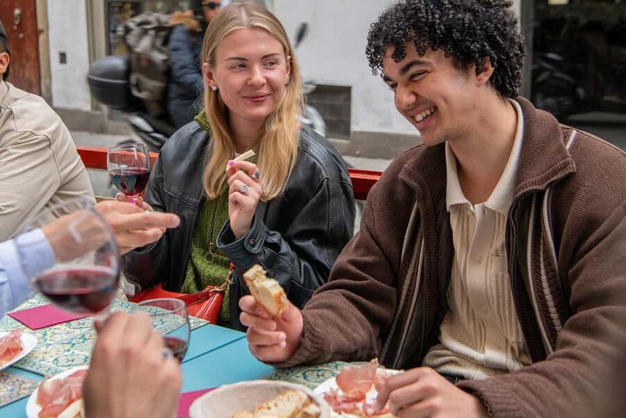 Florence: Flavours of Tuscany Food Tour - Starting with Florentine food in Piazza della Passera