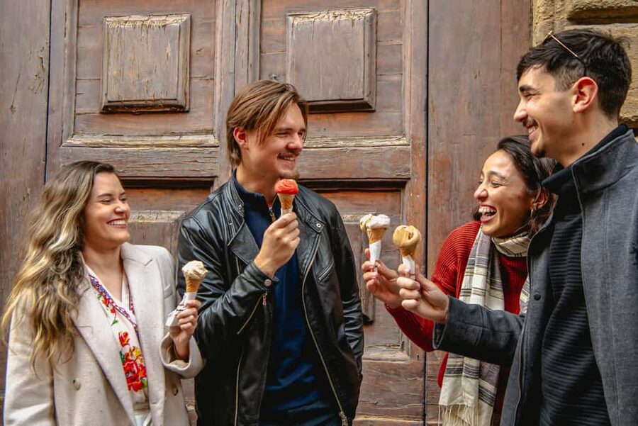 Florence: Flavours of Tuscany Food Tour - The first tastings: sandwiches and local character