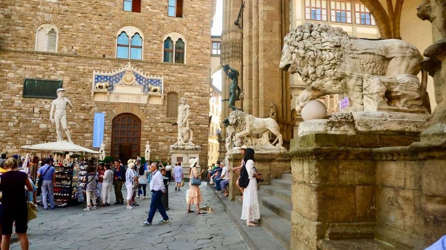 Florence Foodies Tour: Savor Tuscan Flavors & Fine Wine - Florence landmarks between bites