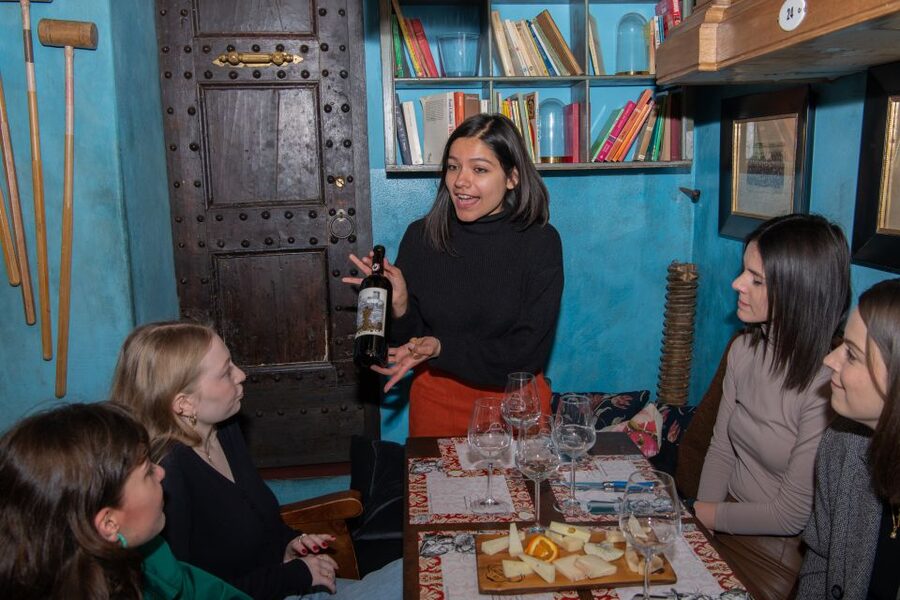 Florence: Private Food Walking Tour with Tuscan Classics - Handmade pasta and Tuscan comfort food