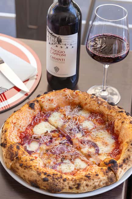 Florence: Private Pizza Making Class with Wine Tasting - Meeting your pizza master near Santa Croce