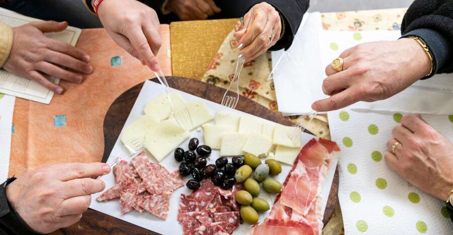 Florence: Sant’Ambrogio Market Food Tour of 10+ Local Dishes - A Florentine morning at the café
