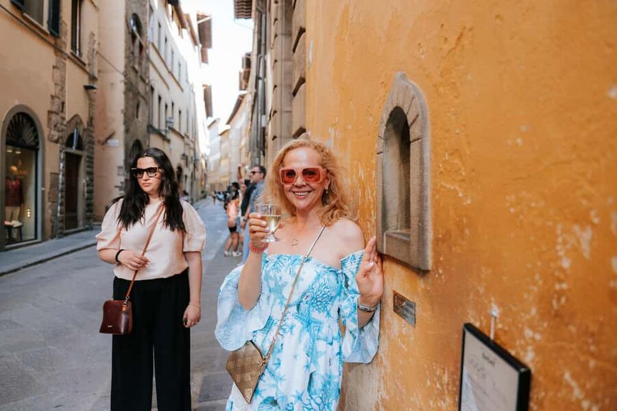 Florence: Small-Group Sunset Food & Wine Tour in Oltrarno - What $129 buys you