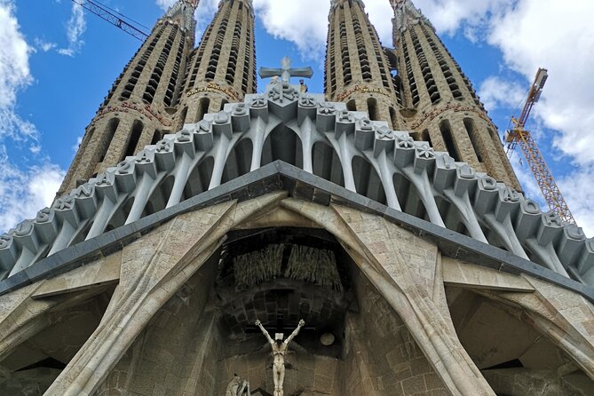 Food & Drink Tasting Private Tour & Sagrada Familia Skip the Line - A second Blai stop for Catalan wine