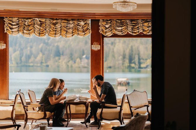 Food Tour Bled - Explore Slovenia Through Its Tastes - The short stop at Lake Bled