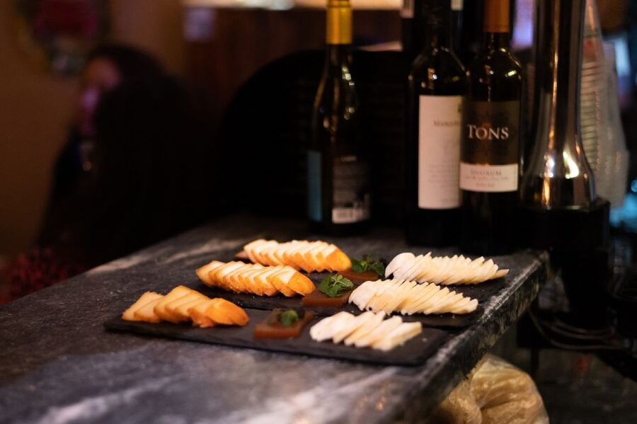 Food Tour: Portuguese wine & Tapas with Ginjinha Tasting - Guides who shape the evening