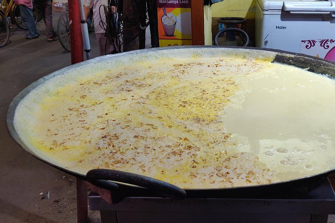 Food Trail Through Sowcarpet Market: A Taste of Chennai - Following the savory snack trail