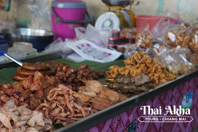 Fresh Local Market Tour - Food tour in Chiang Mai - 9:00 to 11:00 am: Learning how to read a Thai market