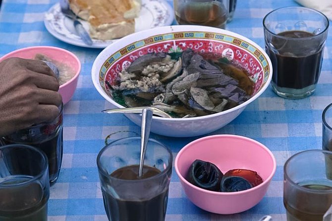 Fresh Local Market Tour - Food tour in Chiang Mai - 7:30 to 8:00 am: Getting to the meeting point