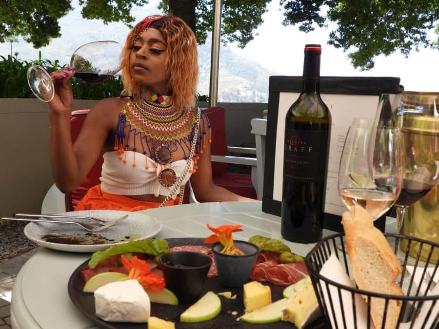 From Cape Town: Stellenbosch & Franschhoek Wine Tasting Tour - Tokara brings mountain views and familiar grape varieties