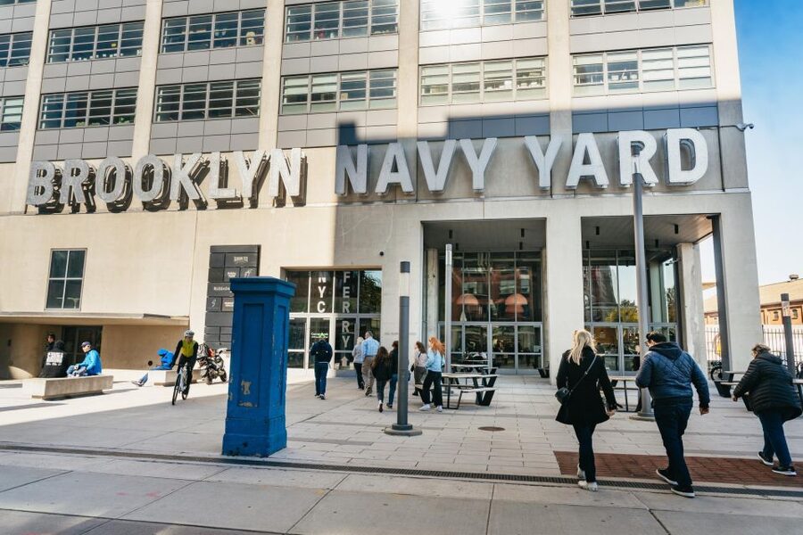 From Manhattan: Half-Day Brooklyn Food and Culture Bus Tour - DUMBO adds chocolate, photos, and the Manhattan view