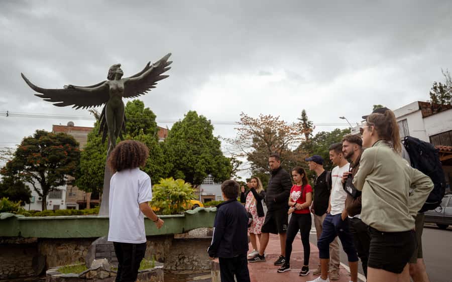 From Medellin: Guatape El Peñol with boat + gastronomic tour - The Rock of Guatapé requires real effort