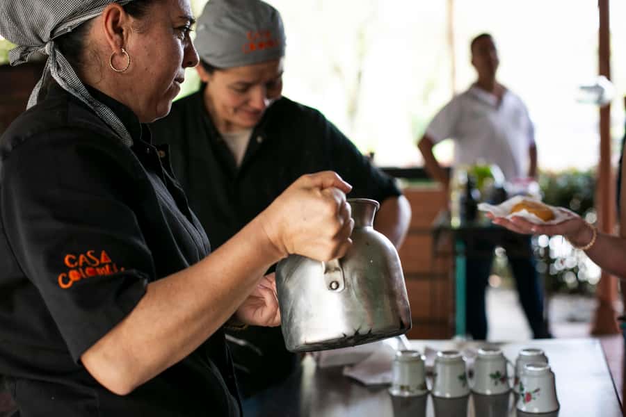 From Medellin: Guatape El Peñol with boat + gastronomic tour - A fiambre picnic on the Peñol-Guatapé reservoir