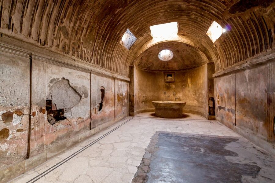 From Naples: Pompeii and Wine Tasting Tour with Lunch - Guides, group size, and the rhythm of the day