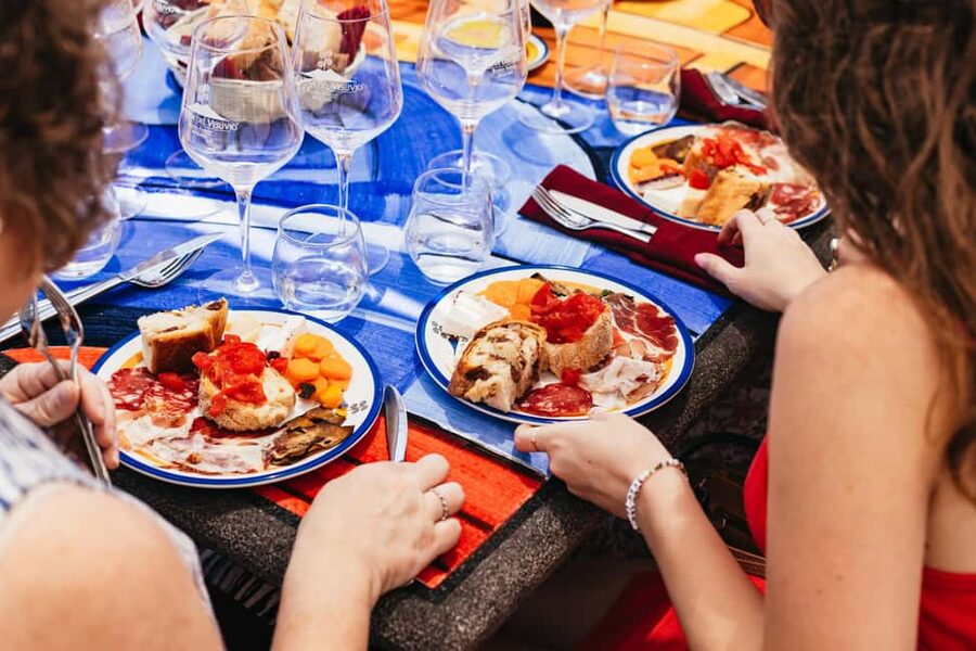 From Naples: Wine Tasting Tour on Vesuvius Slopes with Lunch - Why Vesuvius wine tastes different