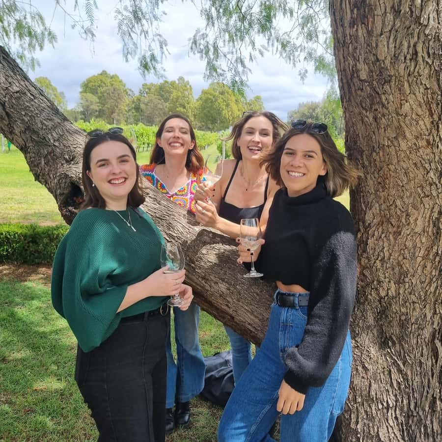 From Sydney: Hunter Valley Wine, Gin & Food Tastings Tour - The first cellar door: easing into the tastings