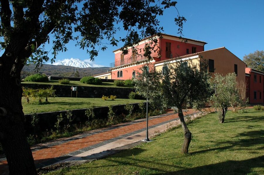 From Taormina: Private 3 Etna Wineries with Food & Wine - What to bring and how to pace yourself