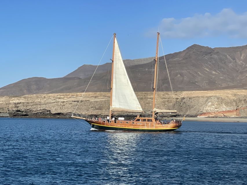 Fuerteventura: Sunset boat trip with DJ, Food & Drinks - What arrives on the tasting menu
