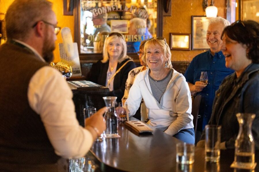 Galway: Food and Culture Walking Tour with Tastings - Drinks, folklore, and the Irish welcome