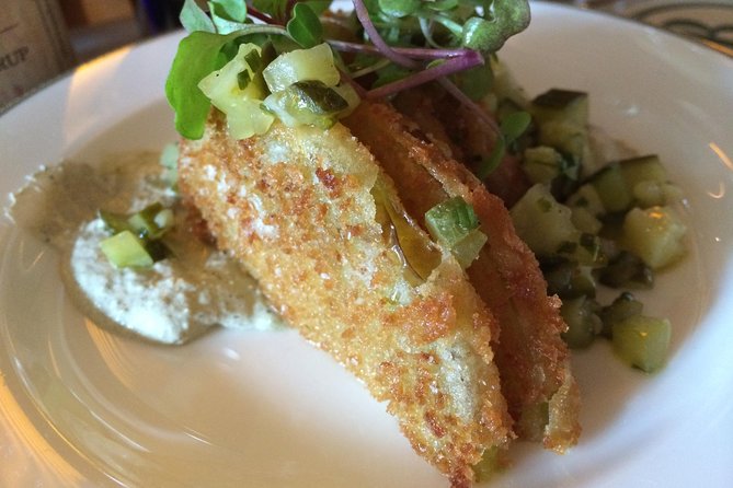 Gastronomic Georgetown Walking Food Tour - The C&O Canal shows Georgetown’s working past