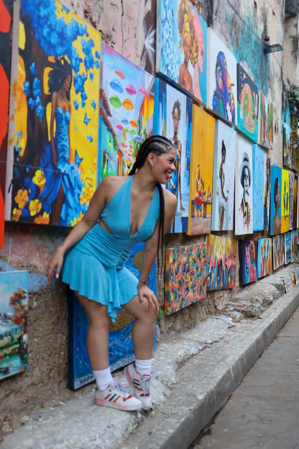 Gastronomic tour and professional photos in the old city - Centenario Park and the first photo pauses