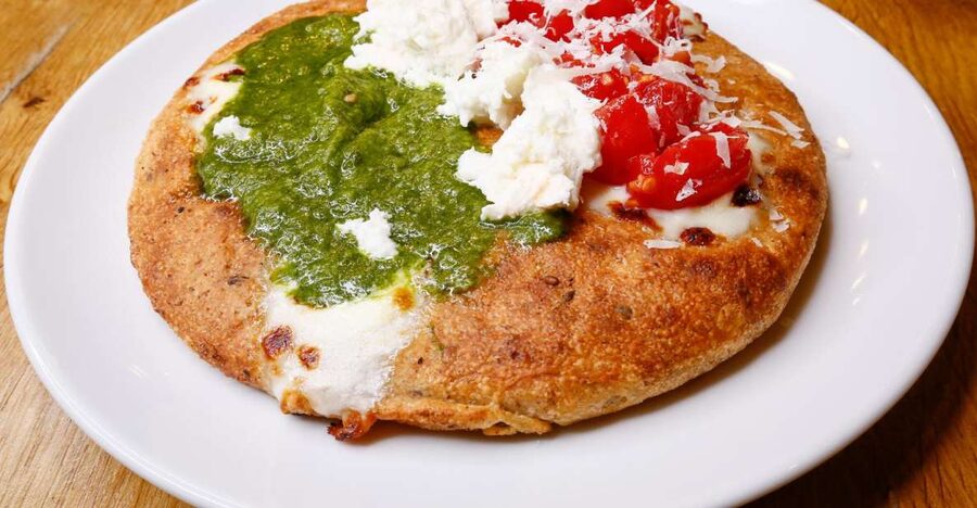 Genoa: The Ultimate Traditional Food and Drinks Tour - Why Genoa is best tasted in the caruggi