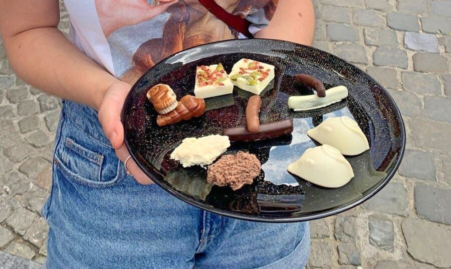 Ghent: Guided City Tour with Food Tastings - Five tastings, from Belgian standards to modern local food