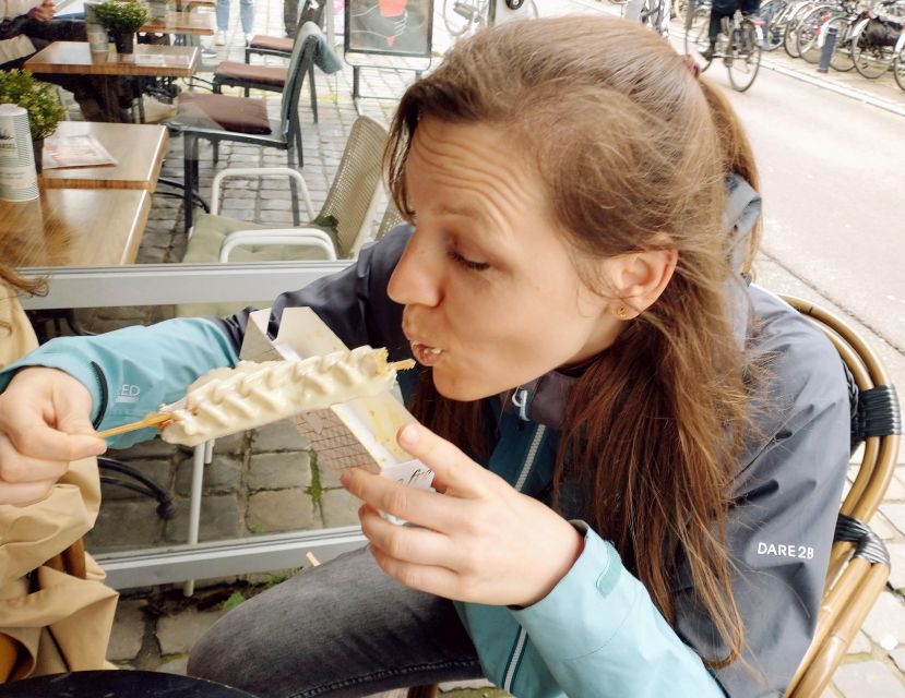 Ghent: Guided City Tour with Food Tastings - Starting at Vrijdagmarkt and finding your bearings
