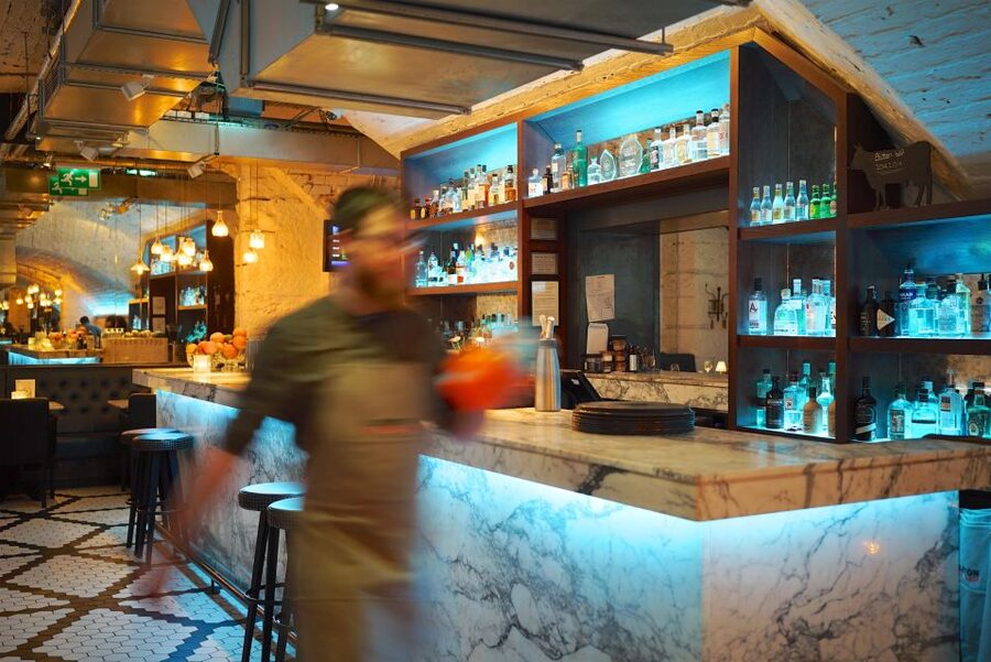 Glasgow: Food and Drink Tour - Food tasting first, city stories between courses