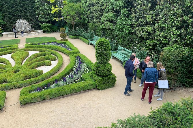 Gourmet & Cultural Tour Aix En Provence English / Espanol - Place Forum des Cardeurs and the old city mood