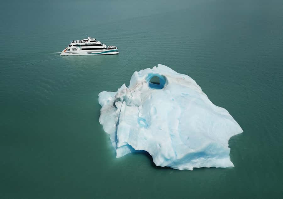Gourmet Glacier Cruise & Footbridges of Perito Moreno - The hanging glaciers of Spegazzini Channel