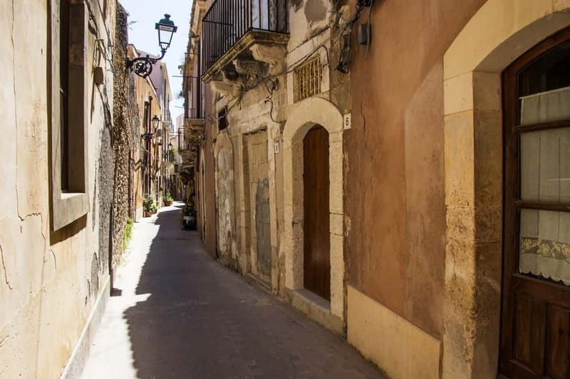Guided tour of Ortigia with Fish Street Food at the market - Why this Ortigia walk works as an introduction