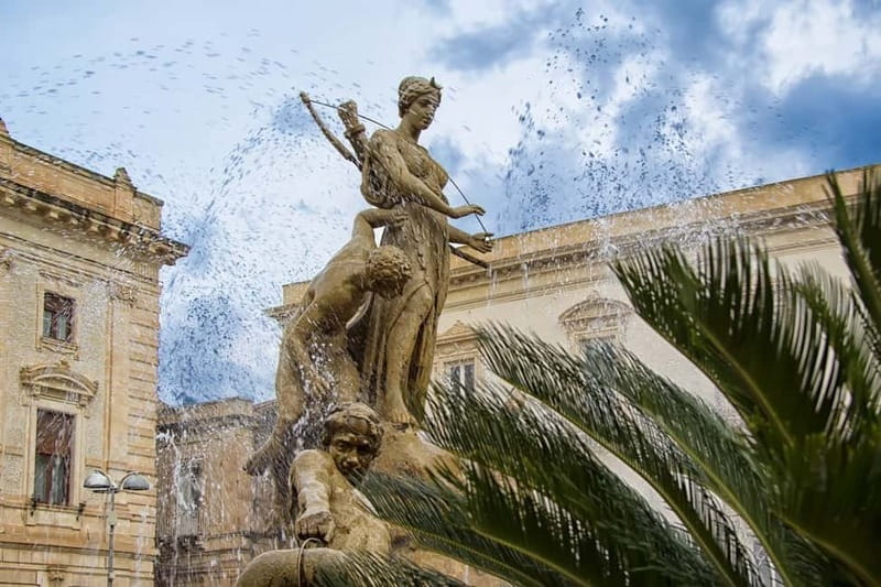 Guided tour of Ortigia with Fish Street Food at the market - Timing, comfort, and booking advice