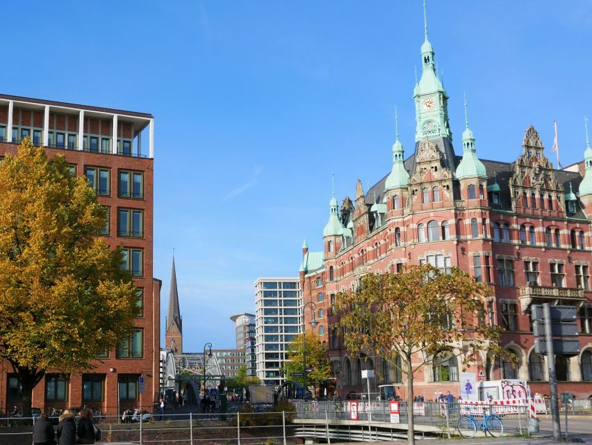 Hamburg: Elbphilharmonie Plaza and HafenCity Food Tour - Reaching the Elbphilharmonie by the Tube escalator
